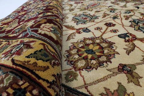Kashan Beige Hand Knotted 90 X 118  Area Rug 250-25679 Image 9