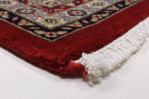 Bidjar Beige Hand Knotted 84 X 1110  Area Rug 250-25689 Image 4
