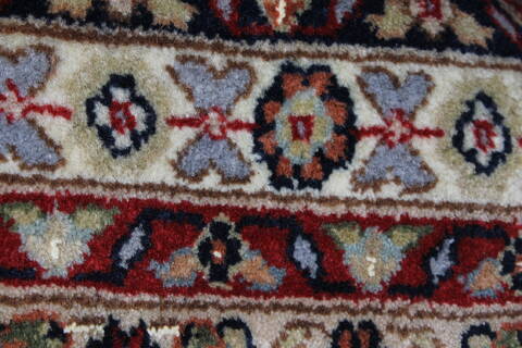 Bidjar Beige Hand Knotted 84 X 1110  Area Rug 250-25689 Image 7