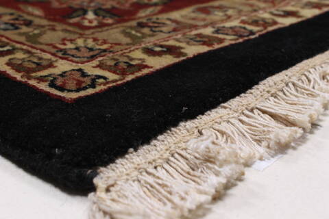 Kashan Beige Hand Knotted 90 X 124  Area Rug 250-25693 Image 11