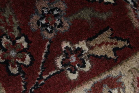 Kashan Beige Hand Knotted 90 X 124  Area Rug 250-25693 Image 4