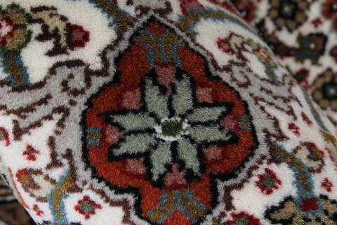 Mahi Beige Hand Knotted 87 X 119  Area Rug 250-25809 Image 7
