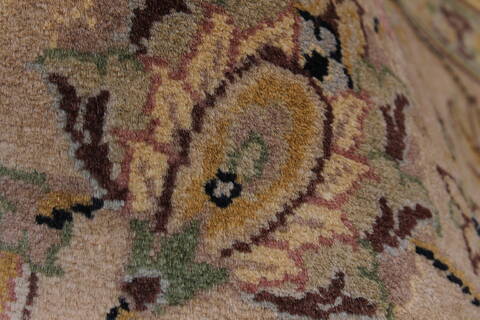 Tabriz Beige Hand Knotted 91 X 122  Area Rug 250-25812 Image 9