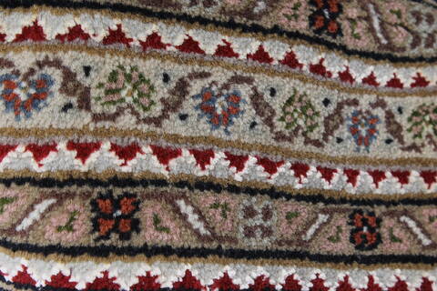Mahi Black Hand Knotted 82 X 114  Area Rug 250-25824 Image 7