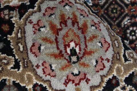 Mahi Black Hand Knotted 82 X 114  Area Rug 250-25824 Image 8