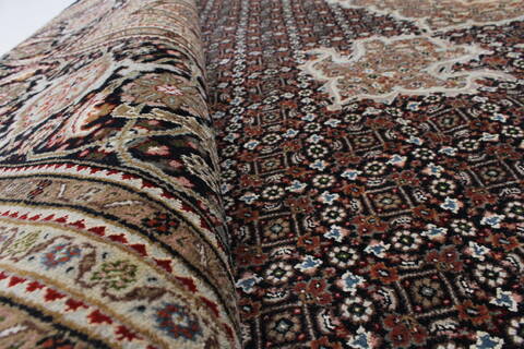 Mahi Black Hand Knotted 82 X 114  Area Rug 250-25824 Image 9