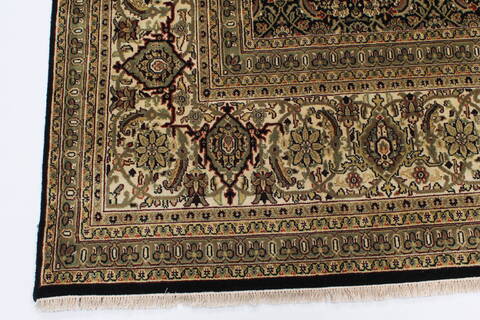 Herati Beige Hand Knotted 90 X 115  Area Rug 250-25827 Image 4