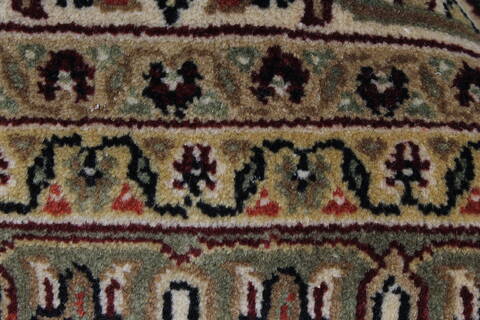 Herati Beige Hand Knotted 90 X 115  Area Rug 250-25827 Image 7
