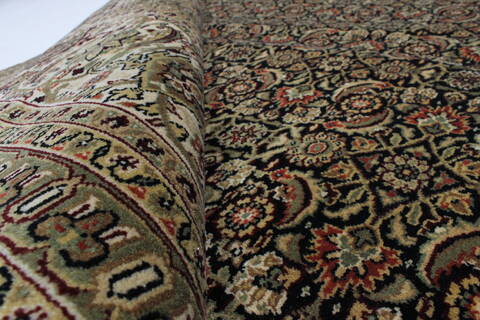 Herati Beige Hand Knotted 90 X 115  Area Rug 250-25827 Image 9