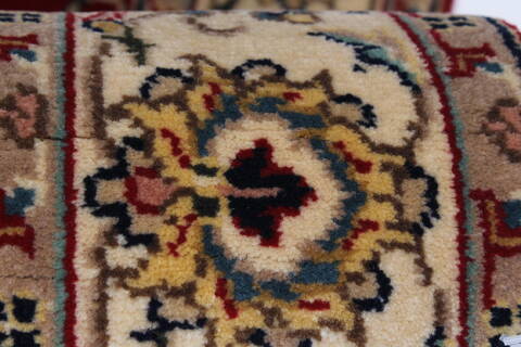 Isfahan Red Runner Hand Knotted 28 X 61  Area Rug 250-25893 Image 9