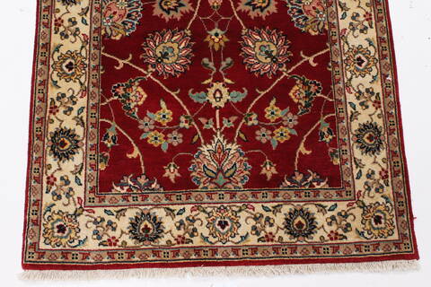 Kashan Beige Runner Hand Knotted 26 X 61  Area Rug 250-25906 Image 3
