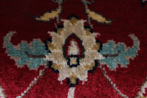 Kashan Beige Runner Hand Knotted 26 X 61  Area Rug 250-25906 Image 5