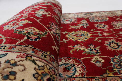 Kashan Beige Runner Hand Knotted 26 X 61  Area Rug 250-25906 Image 8