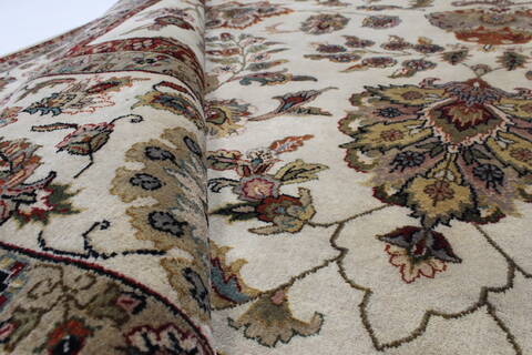 Kashan Beige Hand Knotted 90 X 124  Area Rug 250-25947 Image 10