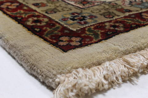 Kashan Beige Hand Knotted 90 X 124  Area Rug 250-25947 Image 5