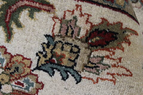 Kashan Beige Hand Knotted 90 X 124  Area Rug 250-25947 Image 7
