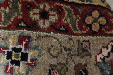 Kashan Beige Hand Knotted 90 X 124  Area Rug 250-25947 Image 8