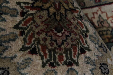 Kashan Beige Hand Knotted 90 X 124  Area Rug 250-25947 Image 9