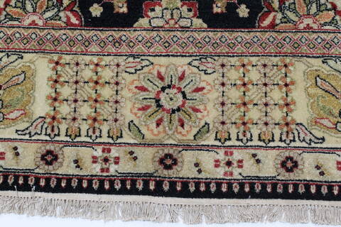 Tabriz Beige Hand Knotted 91 X 119  Area Rug 250-26076 Image 3