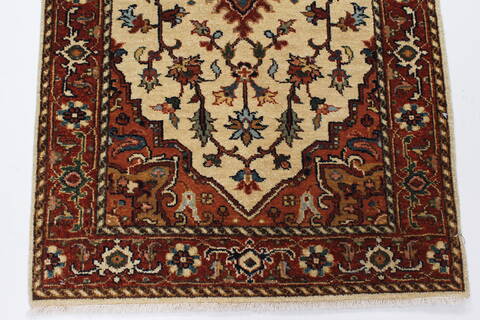 Serapi Beige Runner Hand Knotted 26 X 61  Area Rug 250-26110 Image 4