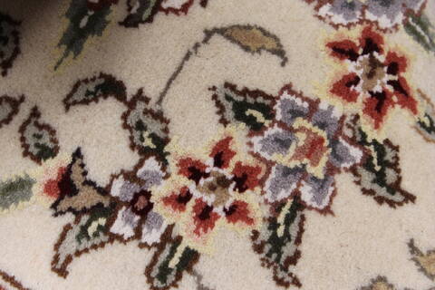 Tabriz Beige Hand Knotted 90 X 120  Area Rug 250-26175 Image 9