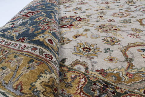 Isfahan Beige Hand Knotted 91 X 130  Area Rug 250-26177 Image 11