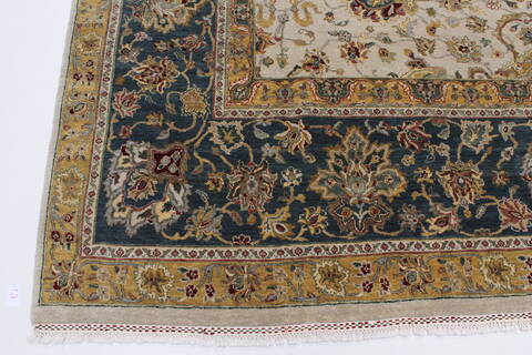 Isfahan Beige Hand Knotted 91 X 130  Area Rug 250-26177 Image 5