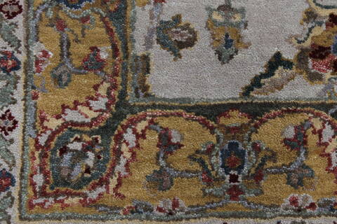 Isfahan Beige Hand Knotted 91 X 130  Area Rug 250-26177 Image 7