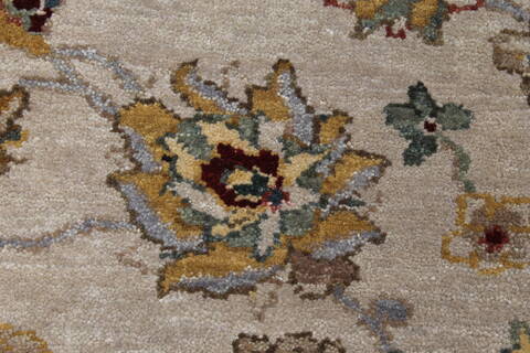 Isfahan Beige Hand Knotted 91 X 130  Area Rug 250-26177 Image 8