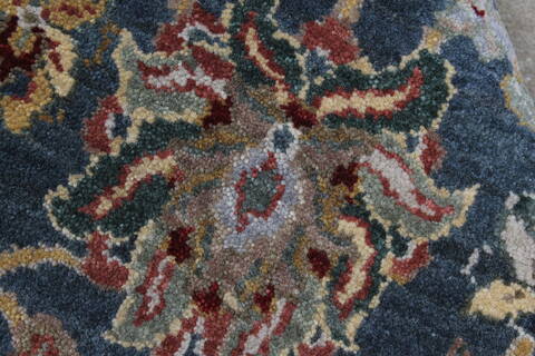 Isfahan Beige Hand Knotted 91 X 130  Area Rug 250-26177 Image 9