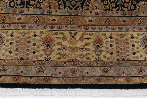Kashan Beige Hand Knotted 811 X 123  Area Rug 250-26189 Image 4