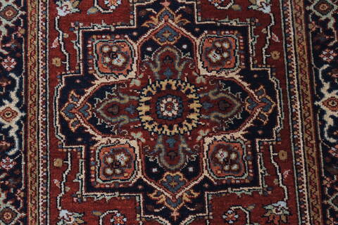 Serapi Red Runner Hand Knotted 25 X 60  Area Rug 250-26214 Image 3