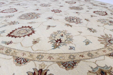 Pishavar Beige Round Hand Knotted 80 X 81  Area Rug 250-26258 Image 2