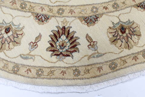 Pishavar Beige Round Hand Knotted 80 X 81  Area Rug 250-26258 Image 3
