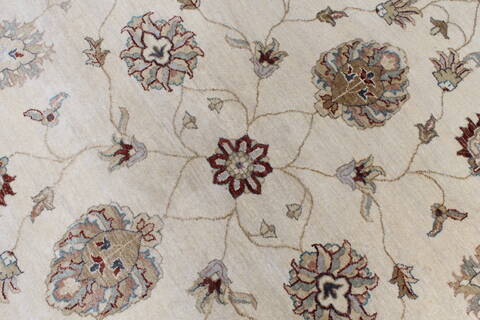 Pishavar Beige Round Hand Knotted 80 X 81  Area Rug 250-26258 Image 4