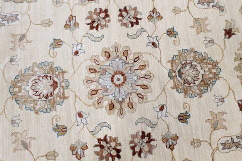 Chobi Beige Round Hand Knotted 81 X 82  Area Rug 250-26263 Image 4
