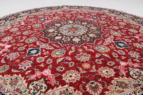 Tabriz Purple Round Hand Knotted 69 X 69  Area Rug 250-26268 Image 2