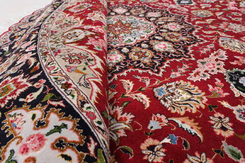 Tabriz Purple Round Hand Knotted 69 X 69  Area Rug 250-26268 Image 9