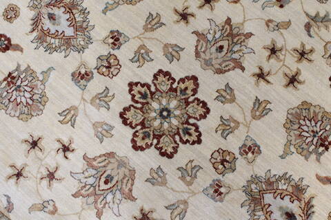 Pishavar Beige Round Hand Knotted 80 X 80  Area Rug 250-26280 Image 4