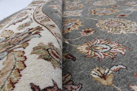 Kashan Beige Round Hand Knotted 80 X 80  Area Rug 250-26324 Image 2