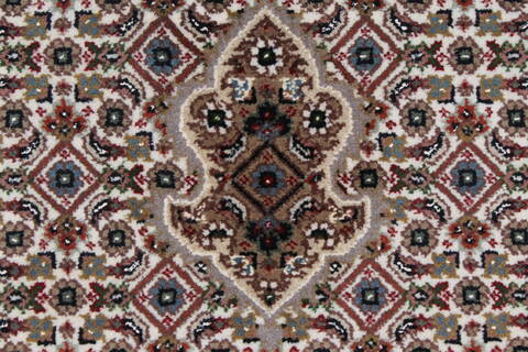 Tabriz Beige Round Hand Knotted 84 X 84  Area Rug 250-26337 Image 6