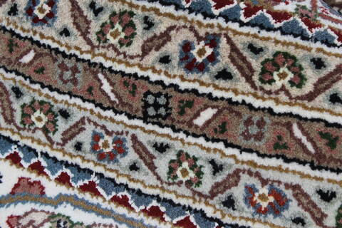Tabriz Beige Round Hand Knotted 84 X 84  Area Rug 250-26337 Image 8