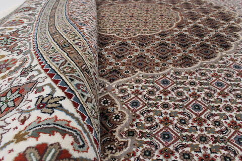 Tabriz Beige Round Hand Knotted 84 X 84  Area Rug 250-26337 Image 9