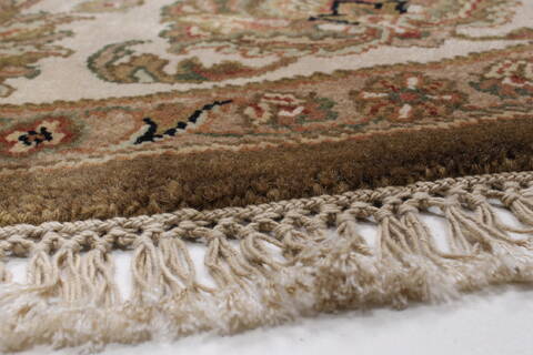 Kashan Beige Round Hand Knotted 80 X 80  Area Rug 250-26375 Image 6