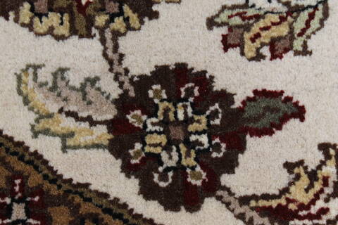 Kashan Beige Round Hand Knotted 711 X 711  Area Rug 250-26378 Image 8