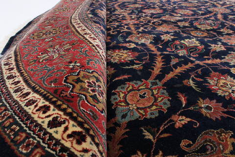 Semnan Purple Round Hand Knotted 711 X 711  Area Rug 250-26432 Image 10
