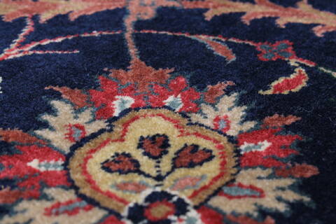 Semnan Purple Round Hand Knotted 711 X 711  Area Rug 250-26432 Image 6