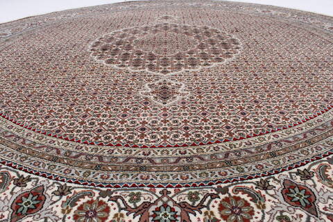 Mahi Beige Round Hand Knotted 82 X 82  Area Rug 250-26503 Image 3