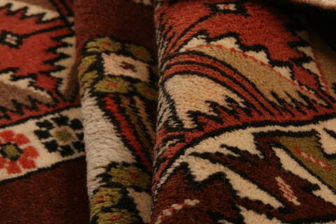 Yalameh Red Hand Knotted 38 X 60  Area Rug 100-26580 Image 4