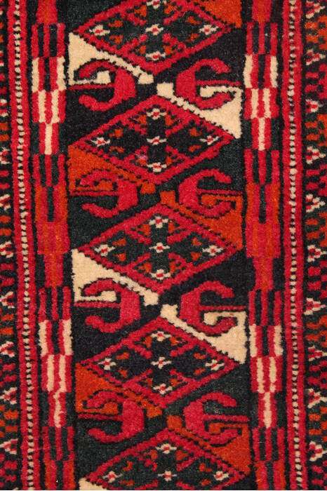 Turkman Red Hand Knotted 33 X 40  Area Rug 400-26685 Image 7